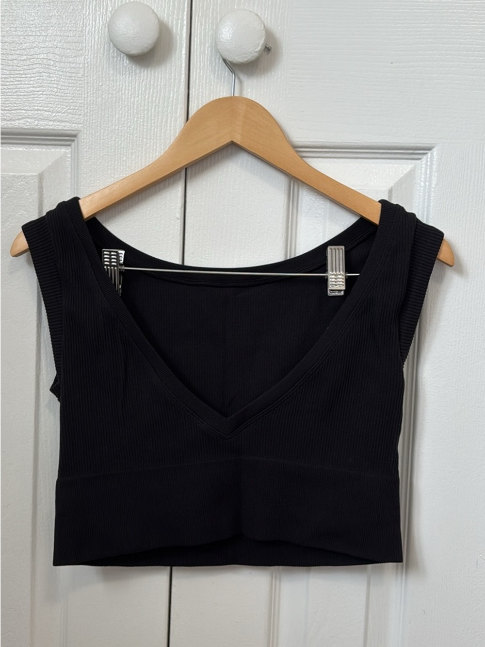 Black Ribbed V-Neck Crop Tank